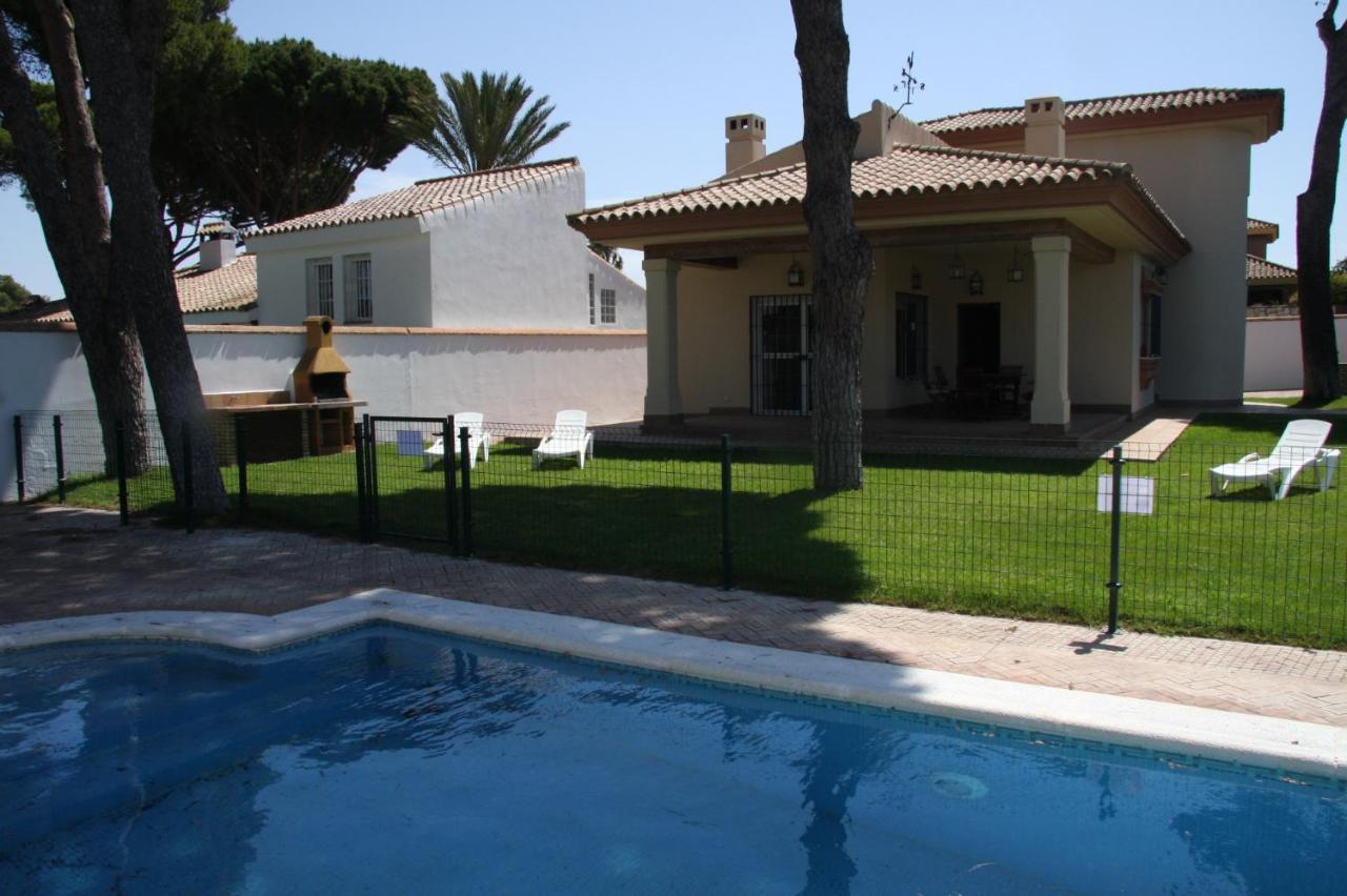 Moderno Y Amplio Chalet, Con Piscina Privada Chiclana de la Frontera Luaran gambar